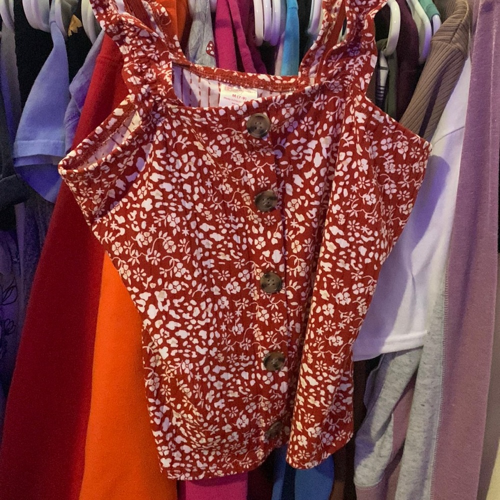 Croped flower red tee